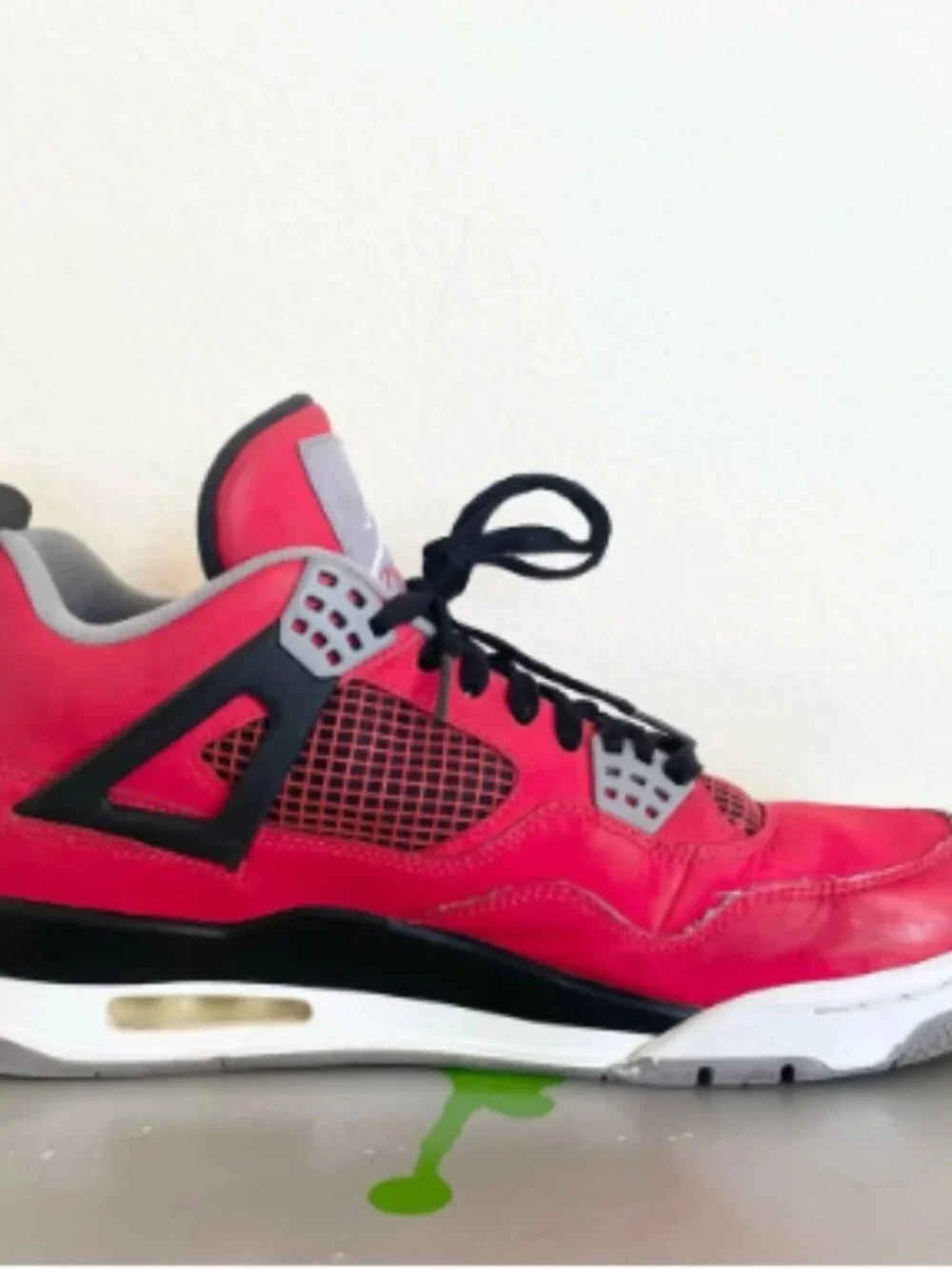 Jordan 4 Retro Toro Bravo